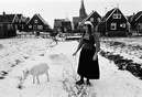 Marken 1970  'Luutje Kes with goat'