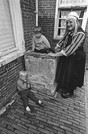 Marken 1969 Sijtje Dolfijn and grandchildren